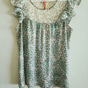 BCBG - Ruffle blouse